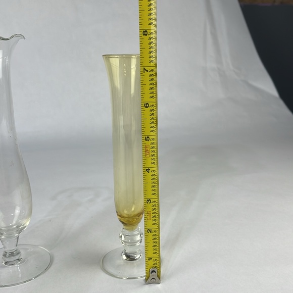 Set of 2 Vintage Glass Bud Vases - Picture 13 of 14